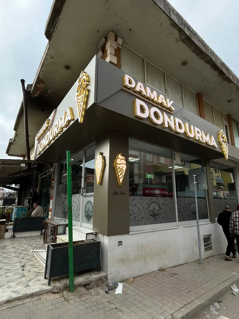 Damak Dondurma Gold Kenarlı Köşe Kutu Harf
