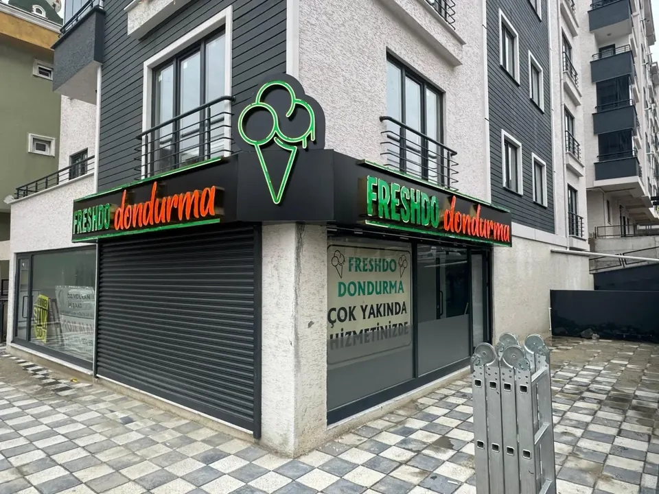 Freshdo Dondurma Köşe Cephe Kutu Harf ve Neon İkon