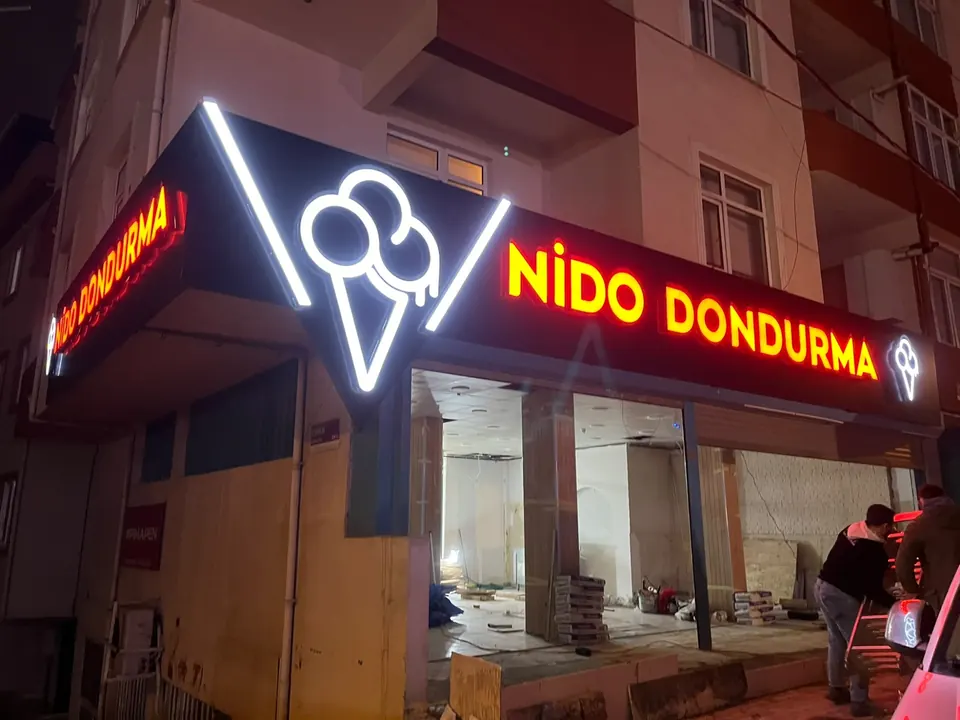 Nido Dondurma Işıklı Kutu Harf ve LED Şerit Cepheler — İstanbul Marsis Reklam projesi