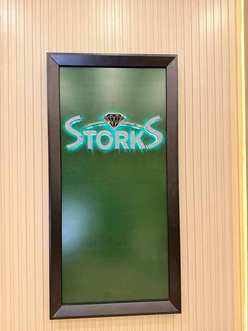 Storks İç Mekân Arkadan Işıklı Harf Panosu
